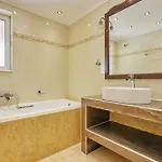 Lagini Vila