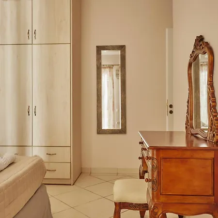 Lagini Villa *
