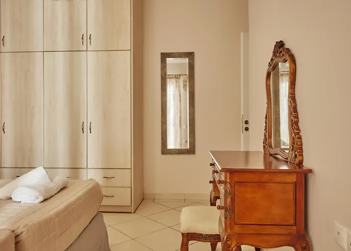 Lagini Villa *
